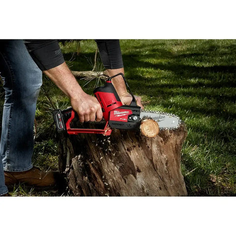 Milwaukee 2527-21 M12 FUEL™ HATCHET™ 6" Pruning Saw Kit