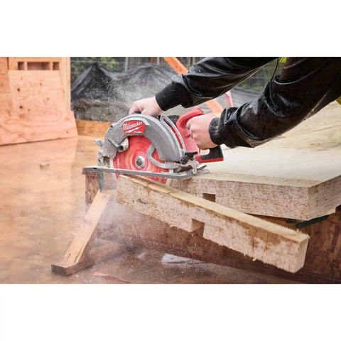 Milwaukee 3026-21HD M18 FUEL 10-1-4" Rear Handle Circular Saw Kit with Rapid Charger (12.0Ah Battery)