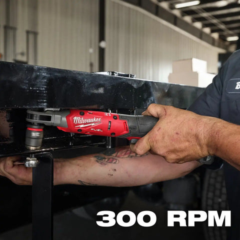 Milwaukee 3054-21 M12 FUEL 1/2 Inch Ratchet Kit with 80 ft-lbs torque and 300 RPM (2.5Ah Battery)