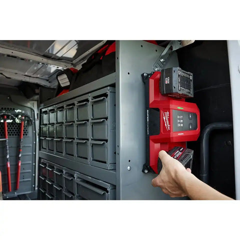 Milwaukee 48-59-1816 M18 Dual Bay Simultaneous Super Charger w/ 4 Point Mounting